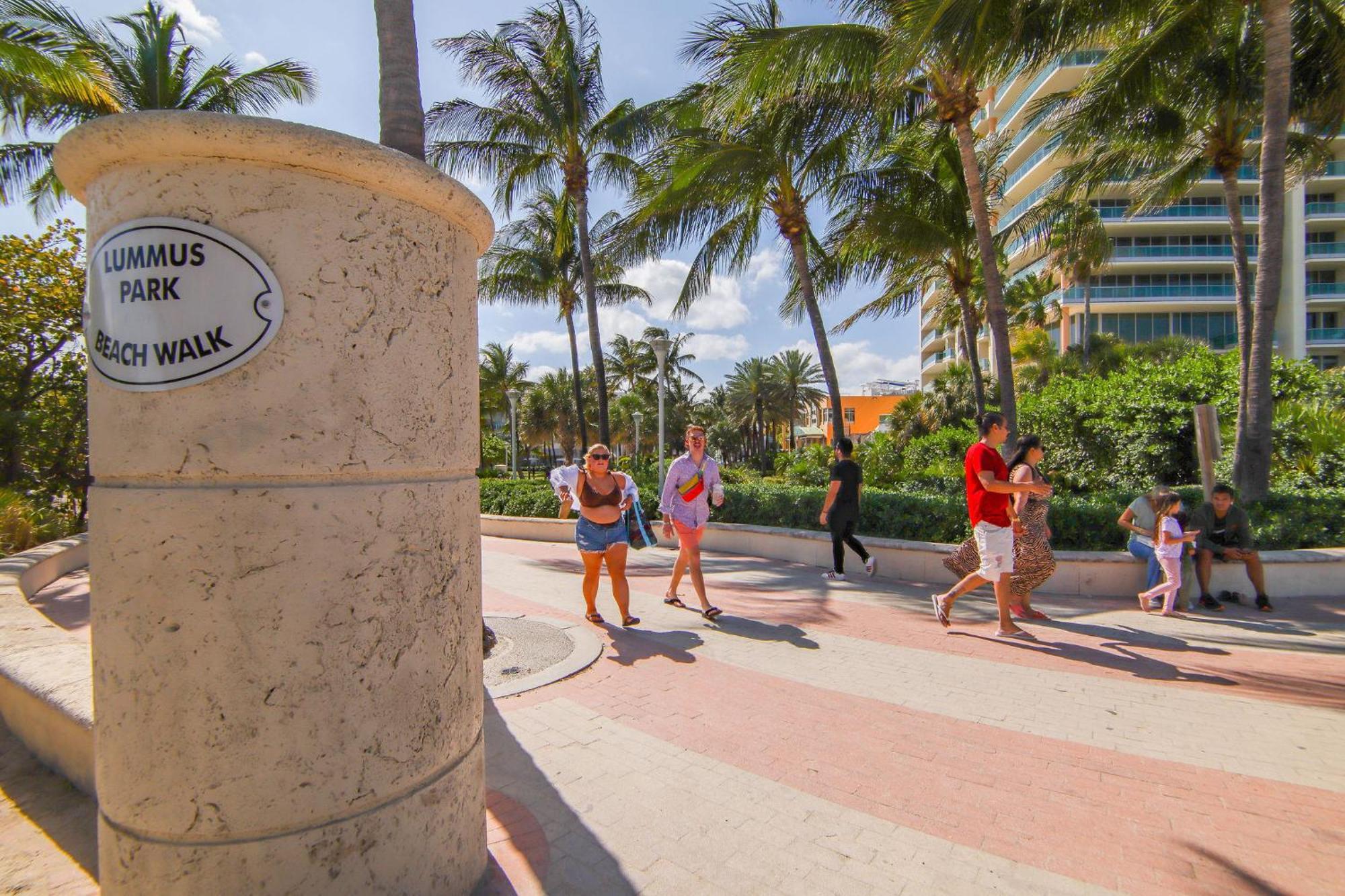 Super Deal, W/2 Queen Beds On Ocean Dr