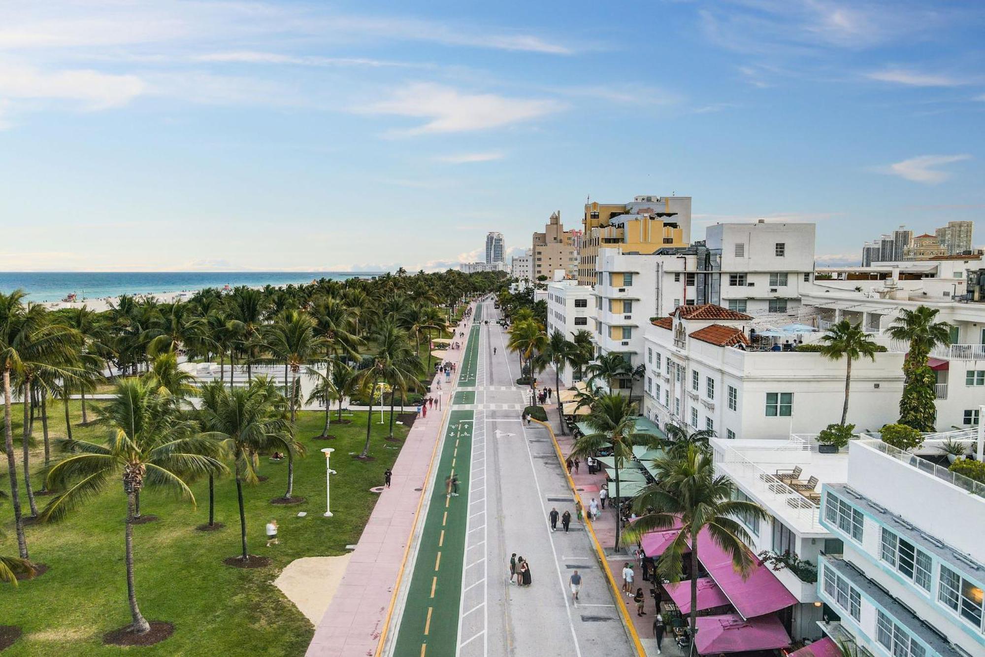 Apartment Super Deal, W/2 Queen Beds On Ocean Dr *