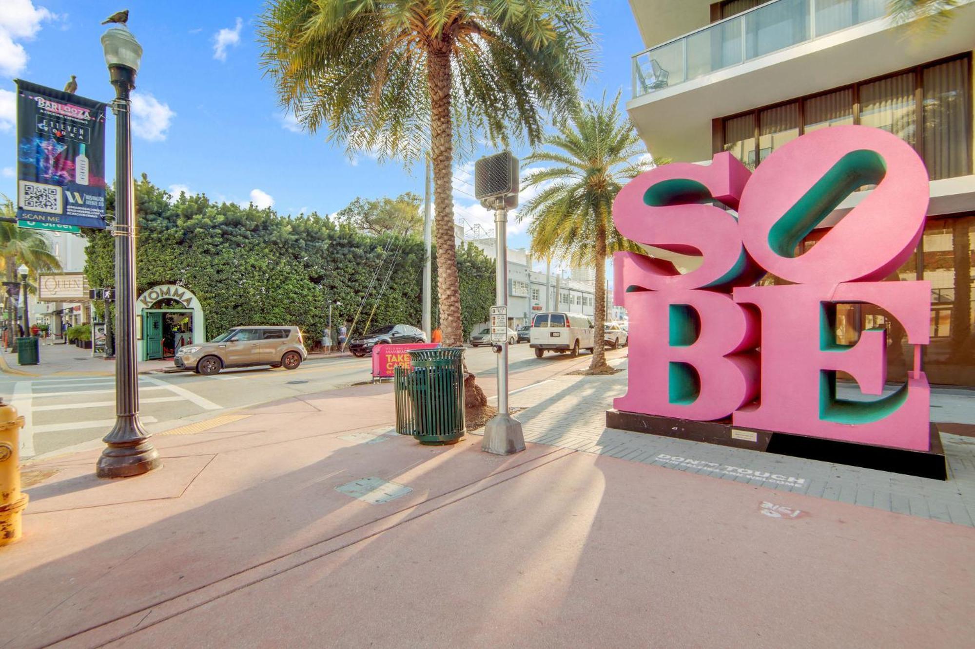 Super Deal, W/2 Queen Beds On Ocean Dr Apartment *